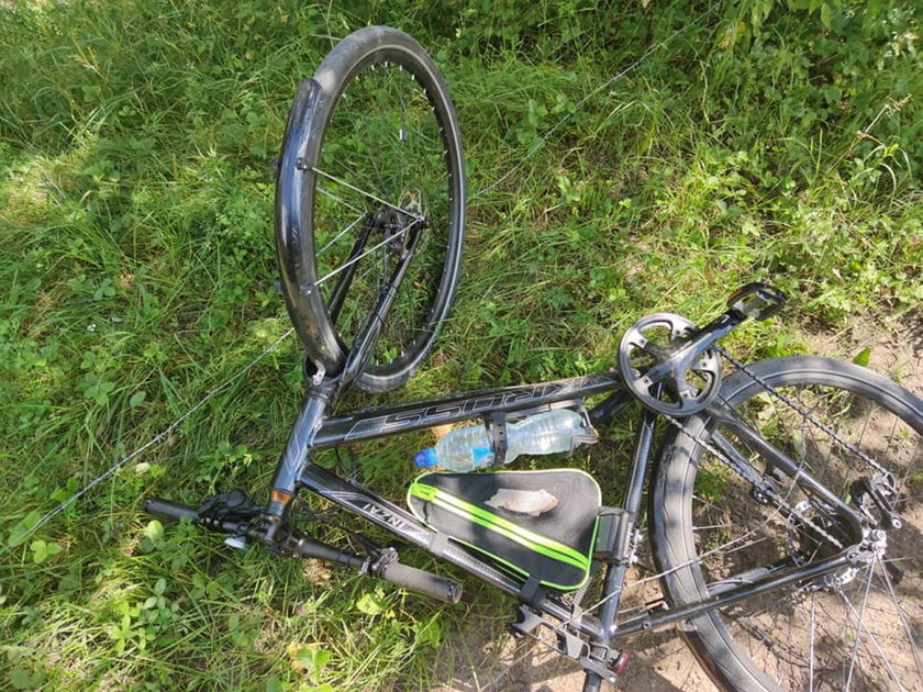 Rowerzysta wpadł w pułapkę. "Ściągnęło mnie z roweru, zaczęła się lać krew"