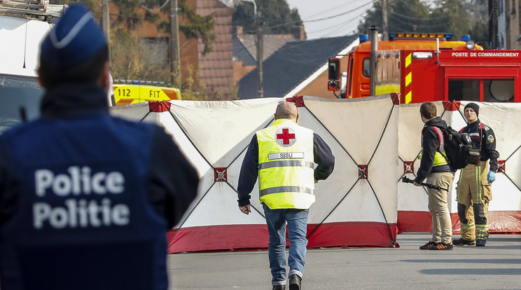 A The Brussels Times szerint a vizsgálóbíró hétfőn kihallgatta a gépkocsi vezetőjét, akit ezután hivatalosan őrizetbe is vettek / Fotó: MTI/EPA/Julien Warnand