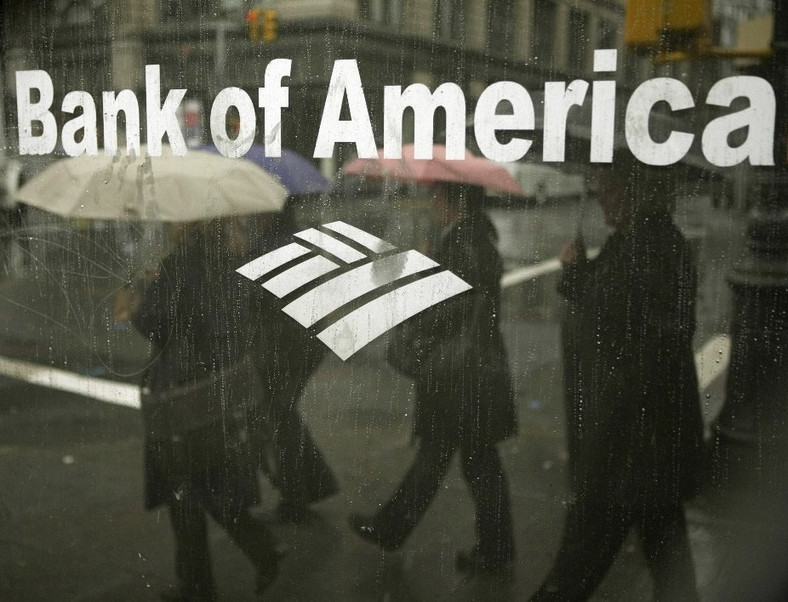 Bank of America zatrudni młodych dilerów