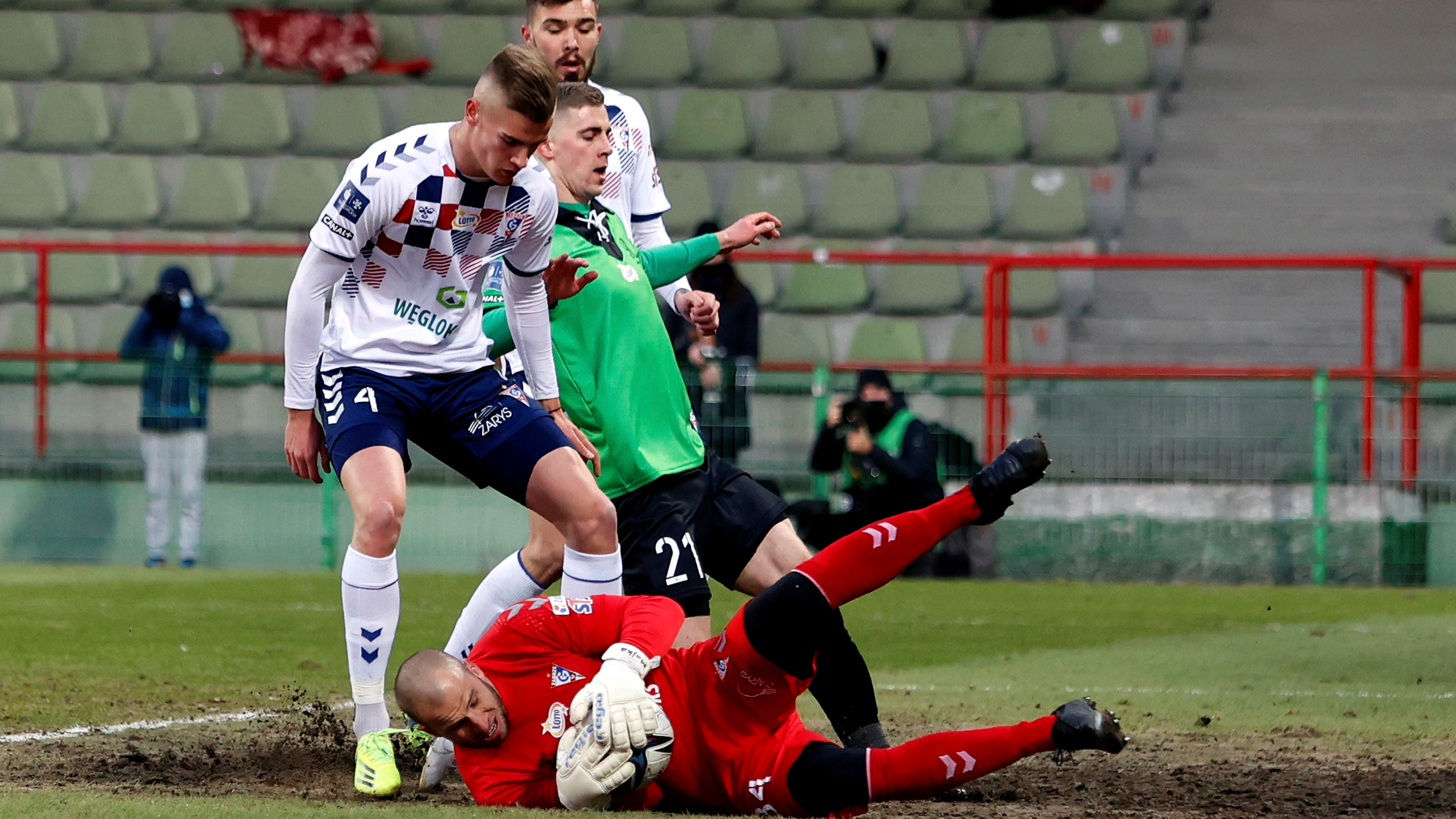 Rakow Gornik Remis W Belchatowie Chudy Bohaterem Zabrzan Ekstraklasa Pilka Nozna