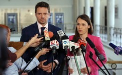 'Zjeżdżaj, babo jedna!', 'Weź ty plotkaro!'. Do sieci wyciekło nagranie z Sejmu. WIDEO