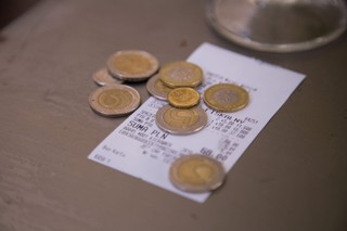 Napiwki otrzymane od klientów nie zawsze są z PIT i VAT