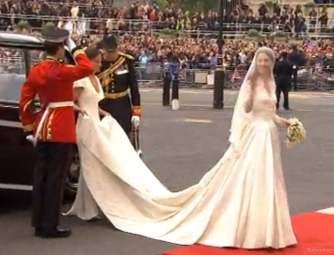 Najsłynniejsze suknie ślubne wszech czasów - Kate Middleton, ślub z księciem Williamem.