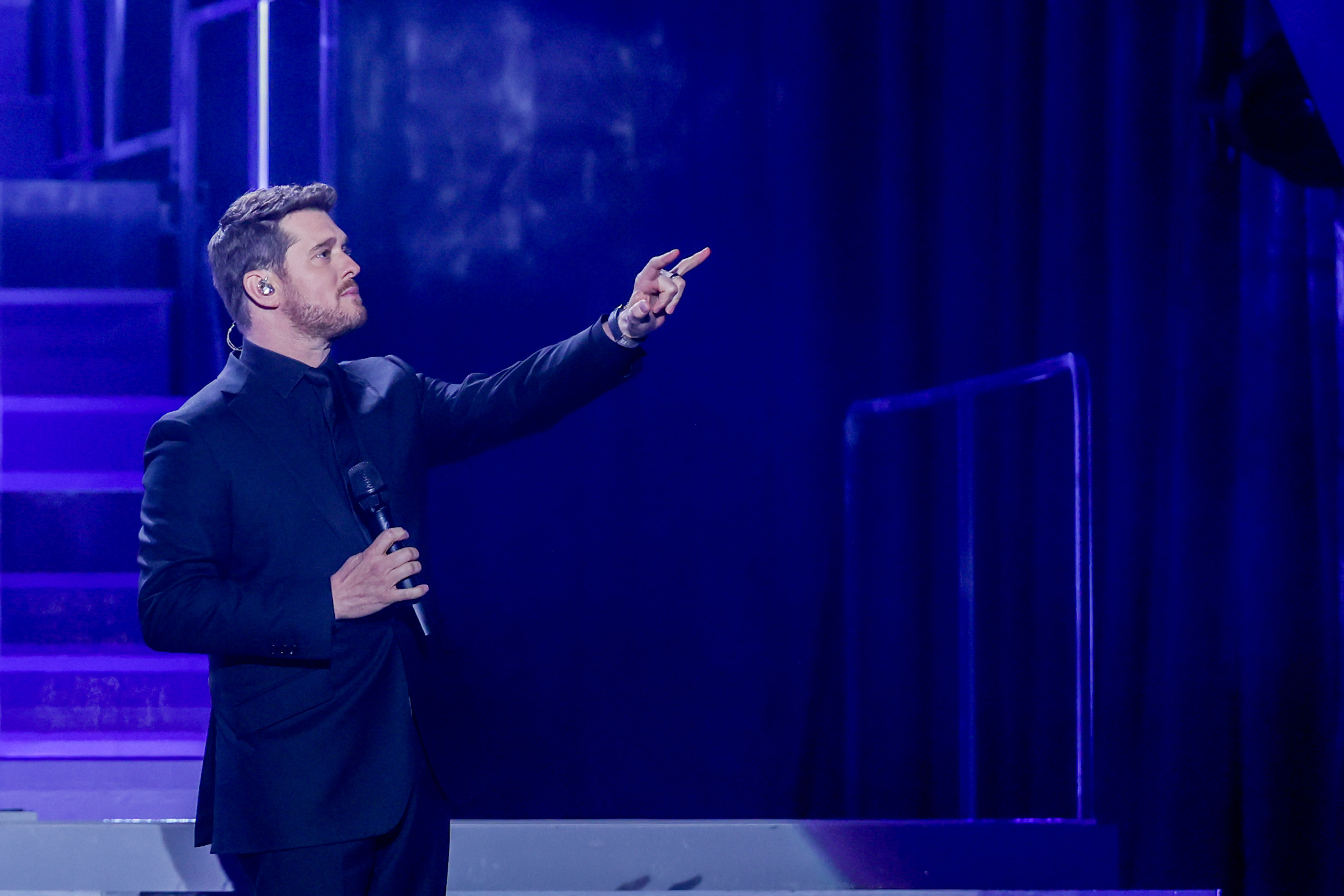 Bublé canta 'Ave María' para el Papa en el Vaticano: 3.000 vulnerables entre 8.000