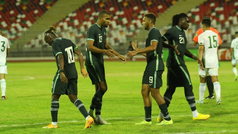 Regardez les Super Eagles du Nigeria lutter pour faire match nul 2-2 avec l'équipe locale d'Algérie