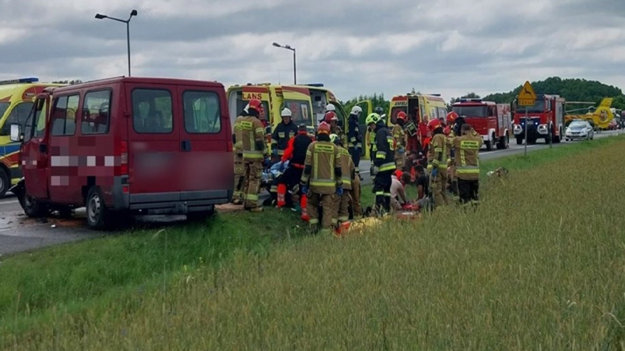 Poważny wypadek w Łódzkiem. Jest wielu rannych. Lądował śmigłowiec LPR