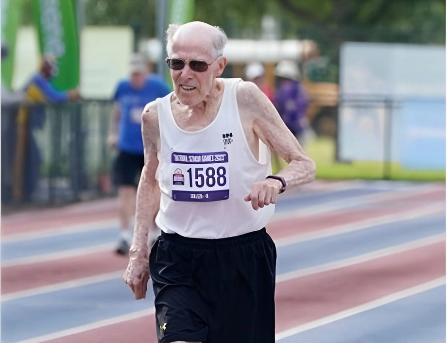 Richard Soller był najstarszym uczestnikiem maratonu w Chicago w 2012 r., mając 85 lat. 