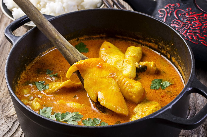 Curry to świetnie nadająca się do potraw orientalnych przyprawa, która zaostrza ich smak i przywodzi na myśl wakacje w egzotycznych krajach.