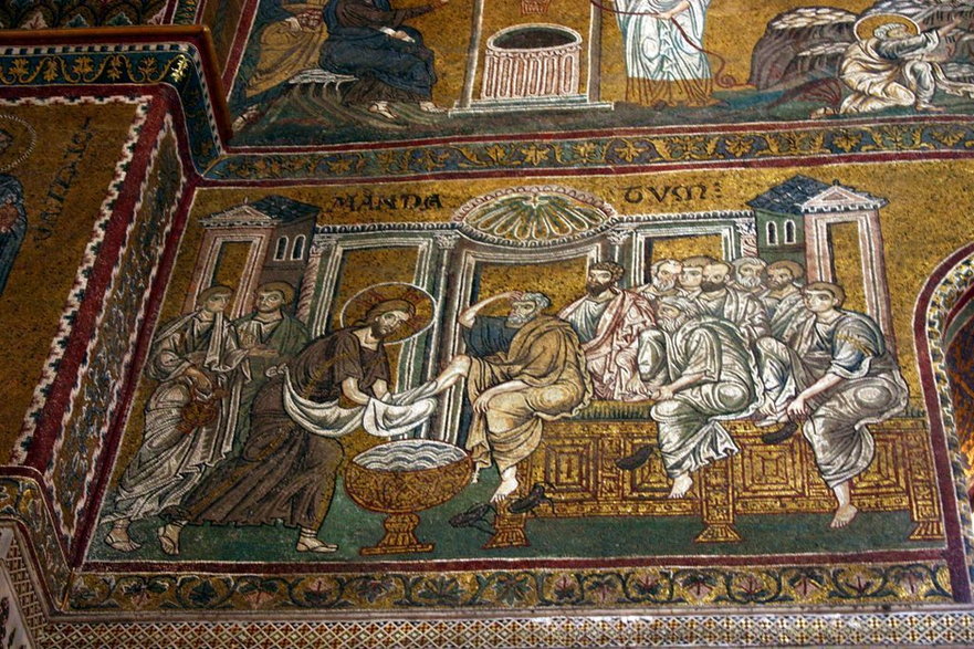 Chrystus obmywający stopy apostołów, mozaika w katedrze w Monreale na Sycylii (XII w., fot. José Luiz Bernardes Ribeiro, CC-BY-SA-4.0)