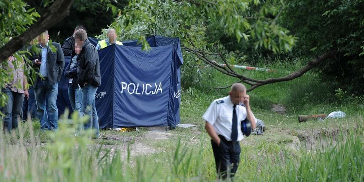 Topielec w stawie na ulicy Połczyńskiej w Warszawie