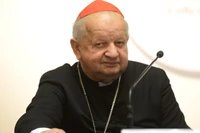 Cardinal Dziwisz skips court hearing in 20-million-zloty clergy abuse case