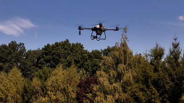 W tym sezonie oraz wiosną przyszłego roku działania mają charakter pilotażowy. Jeśli się sprawdzą, drony na stałe wejdą do programu walki z komarami.