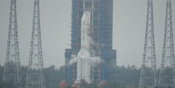 Chińczycy wystrzelili sondę kosmiczną. Wyląduje na niewidocznej stronie Księżyca