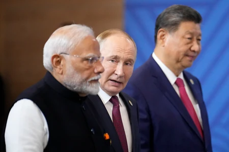 Narendra Modi, Vladimir Putin dhe Xi Jinping në samitin e BRICS më 23 tetor
