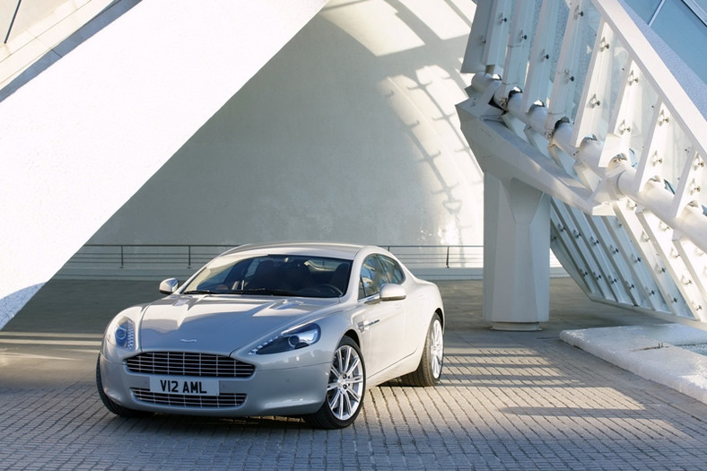 Aston Martin Rapide – z pięknem trzeba obcować