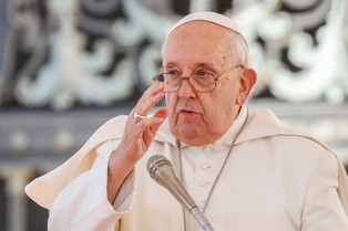 Pogrzeb papieża. Watykan zdecyduje, co z ciałem Franciszka