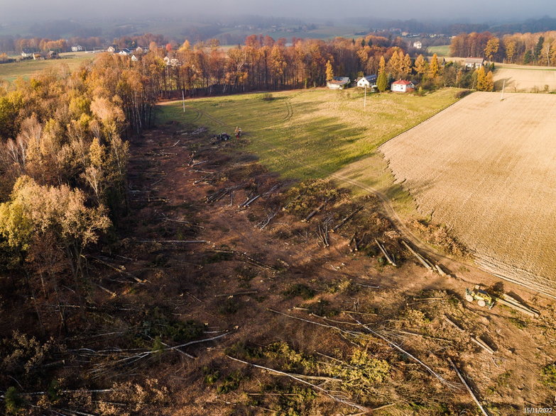 Budowa drogi ekspresowej S-1 - odcinek Dankowice - węzeł Suchy Potok - zdjęcia z drona - 15.11.2022 - autor: GDDKiA