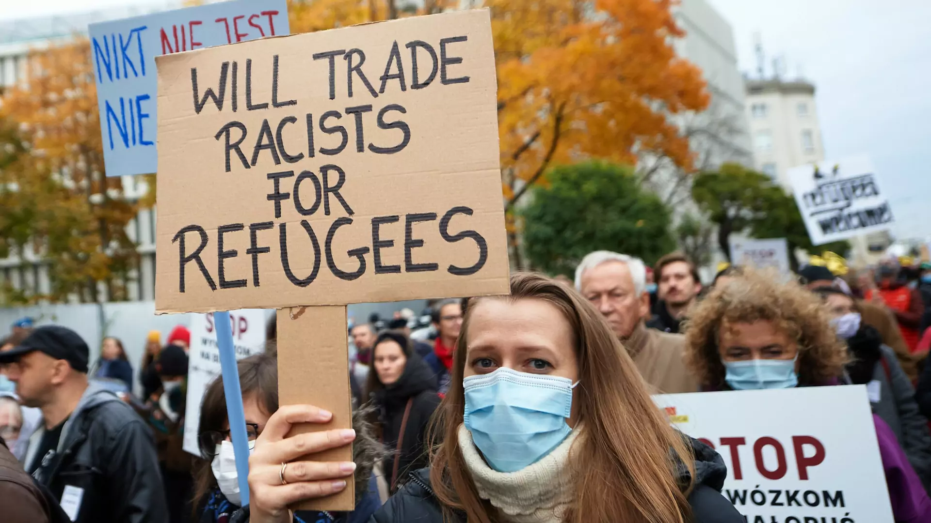 "Wymienię rasistów na uchodźców". Zdjęcia z protestu "Stop torturom na granicy"