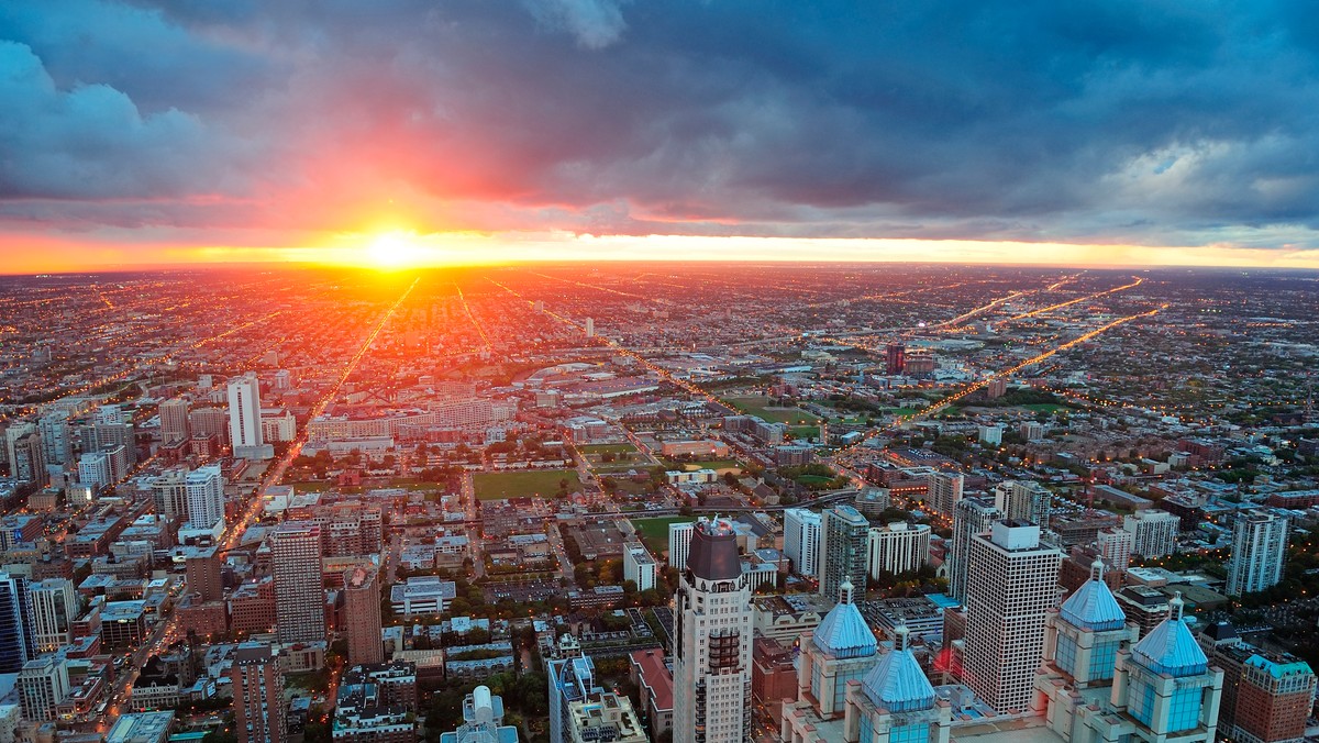 INFORMACJA PRASOWA. Kolejna promocja KLM tym razem objęła trzy znane, zwłaszcza wśród Polaków, metropolie w Stanach Zjednoczonych i Kanadzie. Przeloty do Chicago można teraz kupić z 37-procentowym upustem w stosunku do ceny regularnej poza okresem promocji – już od 1679 PLN. Natomiast do Montrealu (43 procent zniżki), jak i Los Angeles (47 procent zniżki) można polecieć już od 1979 PLN. Warunkiem skorzystania z nowej oferty jest zakup przelotu między 8 i 10 maja br. a wyjazd należy zaplanować od 23 sierpnia do 15 grudnia br.