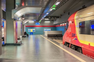 Architektura w służbie polityki: Niewygodna ławka nie rozwiąże problemu bezdomności