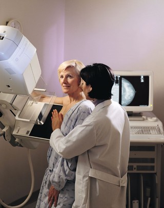 NFZ zapłaci za obowiązkowe mammografie i cytologie pracujących kobiet