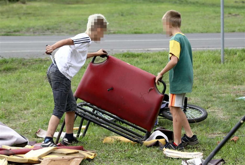 Groza! Gdzie są rodzice tych dzieci?