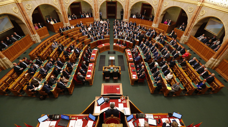 Másik terembe költözik a parlament / Fotó: Fuszek Gábor