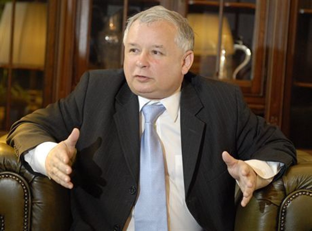 12.07.2007 WARSZAWA PREMIER JAROSLAW KACZYNSKI UDZIELA WYWIADU DLA DZIENNIKAFOT. MARCIN LOBACZEWSKI