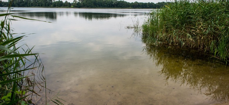 Z jeziora wyłowiono ciała dwóch młodych kobiet. Dwie osoby z zarzutami zabójstwa