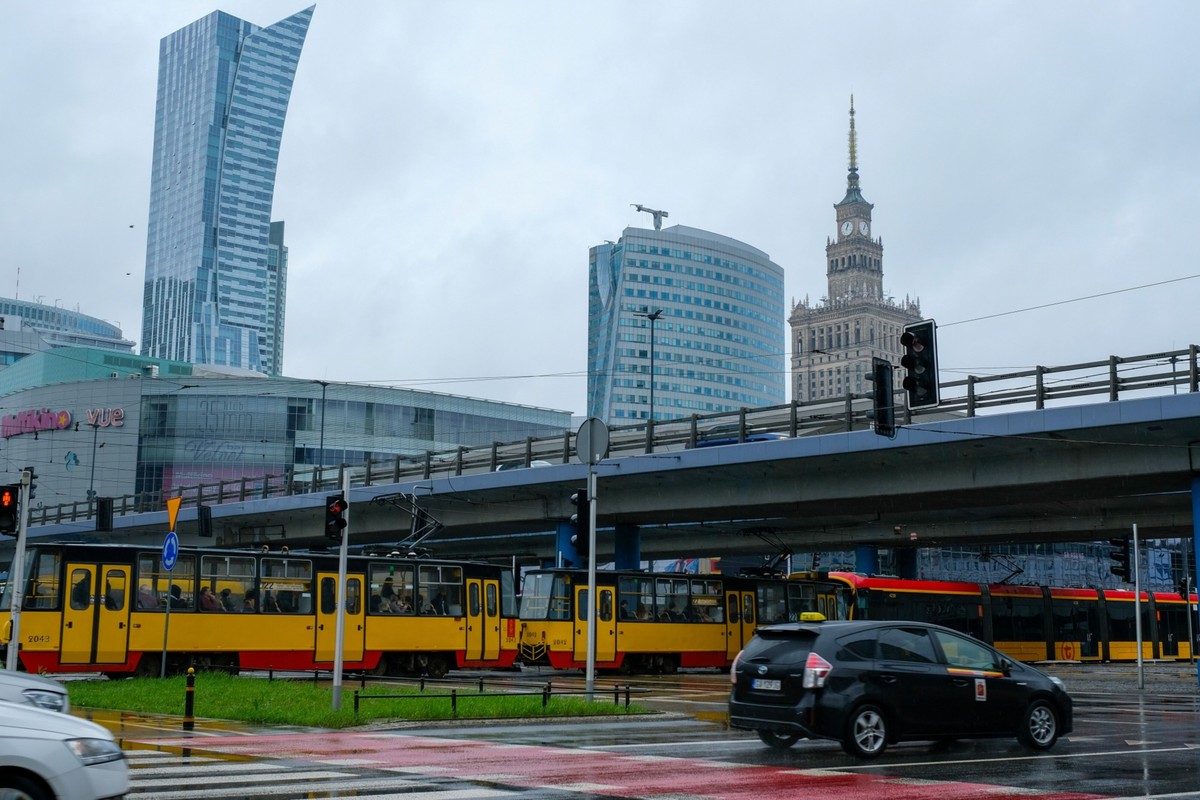 Z najnowszego rankingu "Faktu" wynika, że pensja w Warszawie nie należy do najwyższych w kraju