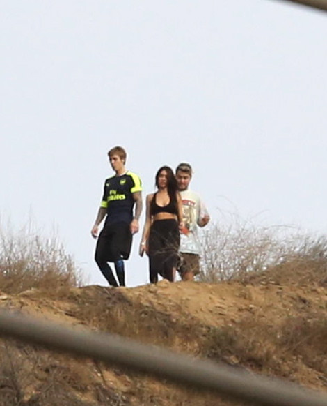 Justin Bieber biega po wzgórzach Hollywood z piękną dziewczyną