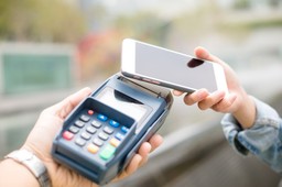 W MF trwają prace nad wprowadzeniem statusu podatnika bezgotówkowego. Ma uprawniać do szybszego zwrotu VAT