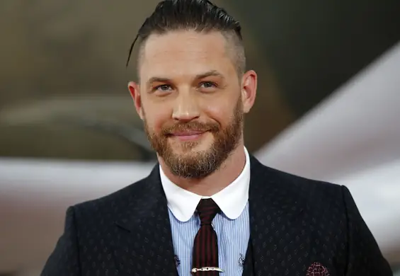 Tom Hardy nie do poznania! Pierwsze oficjalne zdjęcie aktora w roli Ala Capone