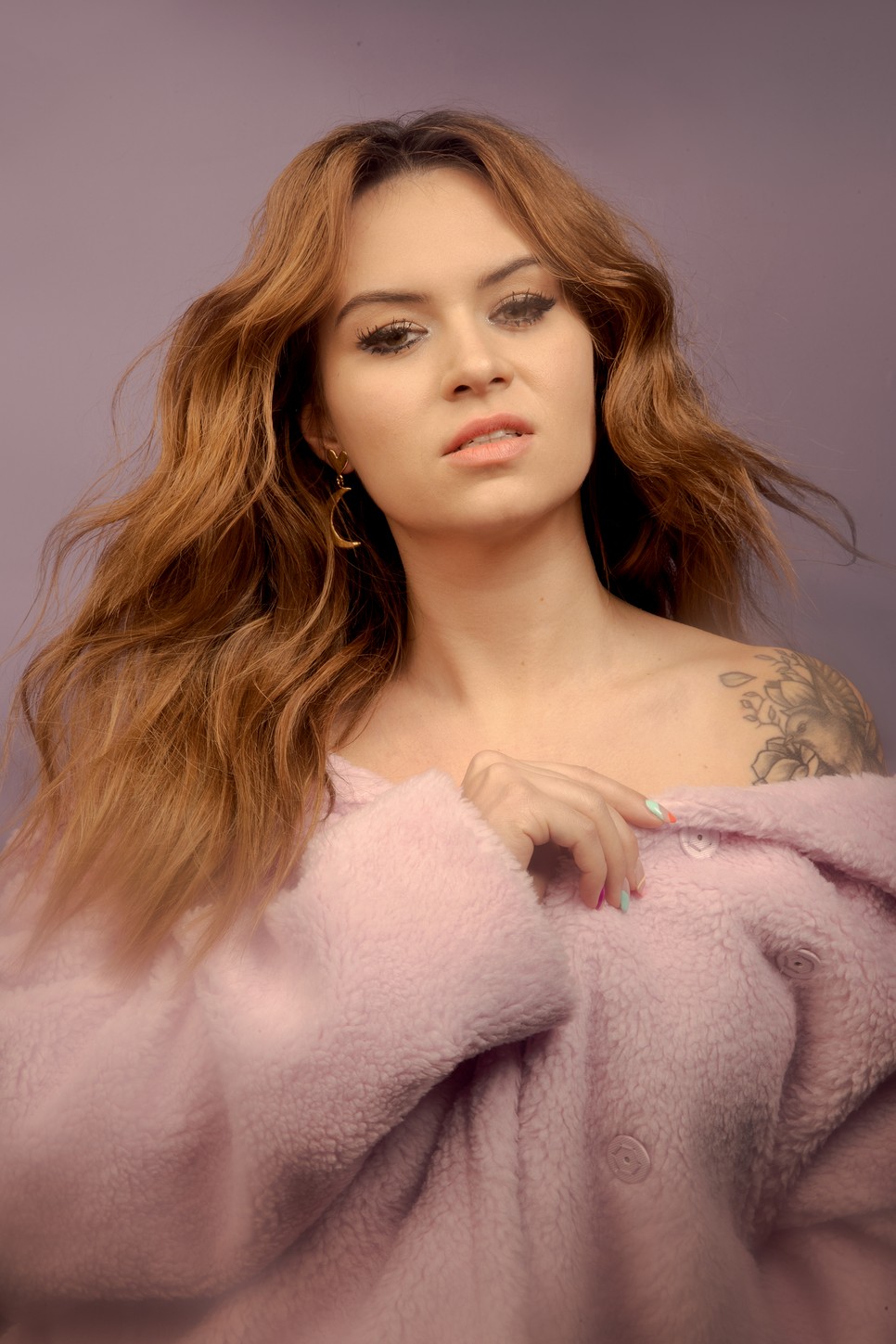 Kabát WEEKEND MAX MARA | Fülbevaló LUINY – Spark Le Monde