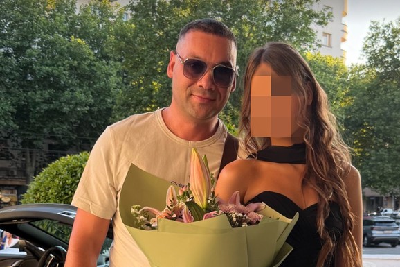 PEVAČ PUCA OD PONOSA NAKON TEŠKOG PERIODA Prevarila ga žena sa njegovim najboljim drugom, a danas ispratio ćerku na maturu - njena haljina ostavlja bez daha, a on nosi luksuznu torbu