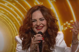 TANJA BANJANIN nosi ODELO koje je idealno za ŽENE 50 +, a SE*SEPILAN DEKOLTE GRMI! "Žena se zaledila u vremenu", izdominirala MOĆNIM TRENDOM, i bila SKROZ ORIGINALNA