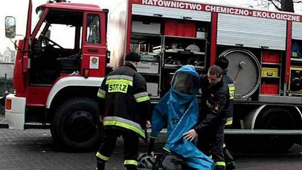 Pięć zastępów straży pożarnej uczestniczyło w akcji na terenie zakładu drobiarskiego w Rzeszowie. Ewakuowano 150 pracowników. Pięć osób z objawami zatrucia trafiło do szpitala.
