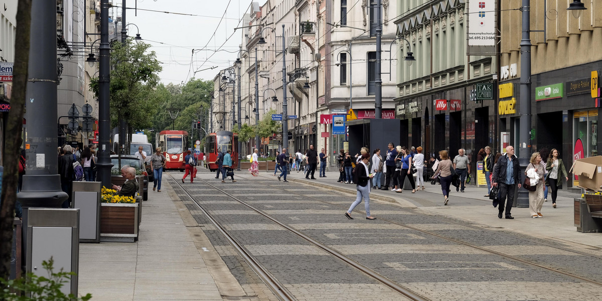 Katowice. Ulica 3 Maja czeka na remont 