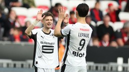 sebastian szymański strzelił pierwszego gola w barwach stade rennes