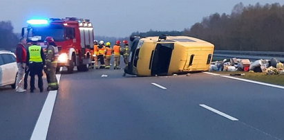 Tragiczny wypadek na A4. Przewrócił się bus pasażerski, zginął 12-latek