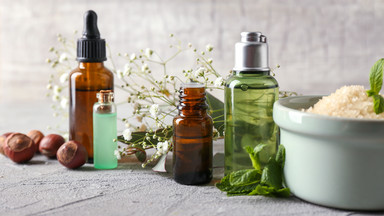 Hydrolaty i naturalne oleje – zastąpisz nimi krem, tonik i wiele innych kosmetyków!