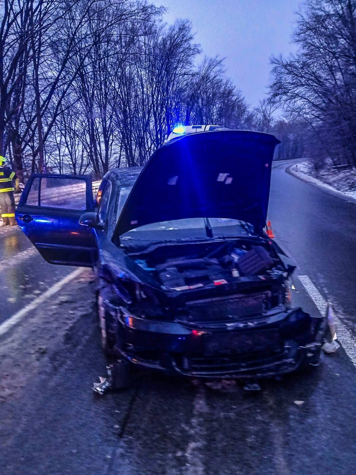 Na ceste I/19 (úsek Ďurďošík – Košické Olšany) došlo k čelnej zrážke dvoch osobných motorových vozidiel.
