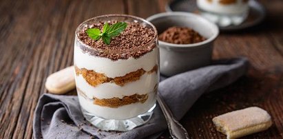 Tiramisu w pucharkach, czyli deser idealny na raz! Zobacz, jak go zrobić