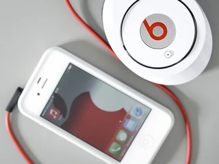 iPhone ze słuchawkami Beats