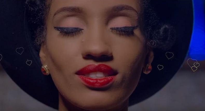 Di'Ja in 'Take kiss' 