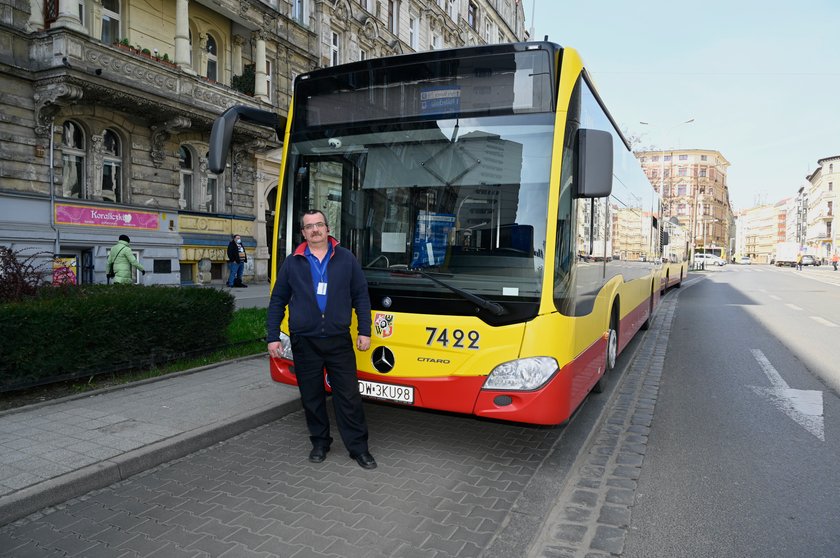 Dzielny kierowca autobusu powstrzymał pijanego kierowcę!