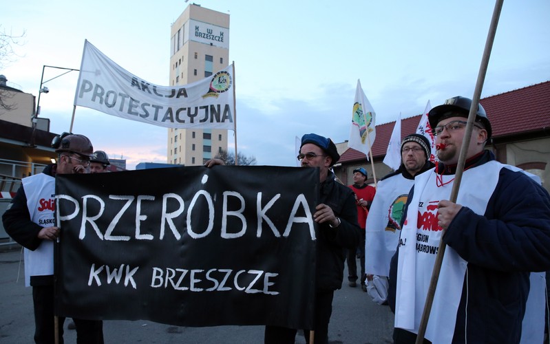 Protestujący górnicy zorganizowali 'Pogrzeb Ewy Kopacz'