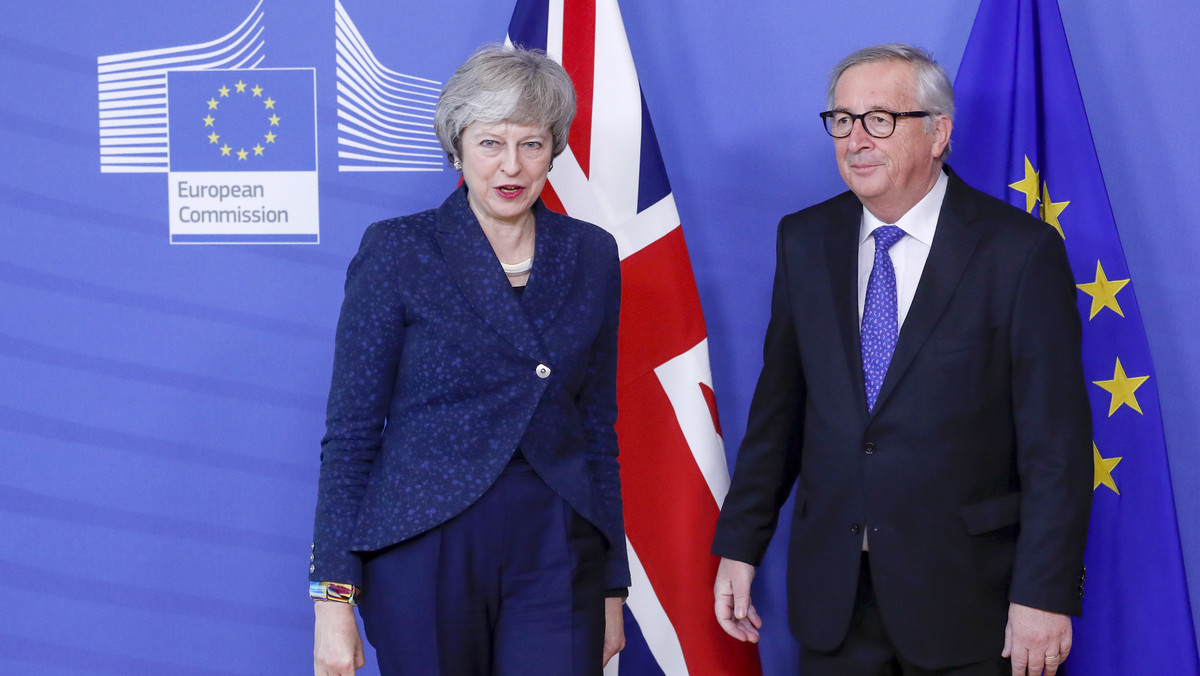 Szef Komisji Europejskiej Jean-Claude Juncker zgodnie z zapowiedziami oświadczył na spotkaniu z brytyjską premier Theresą May w Brukseli, że UE27 nie otworzy porozumienia o brexicie. Wyraził jednak gotowość do pracy nad deklaracją polityczną.