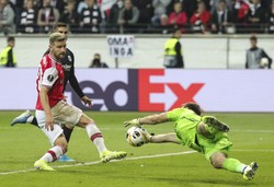 Liga Europy: 17-latek uratował Manchester United przed blamażem. Arsenal gromi na wyjeździe