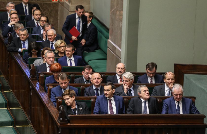 Sejm udzielił wotum zaufania dla rządu premier Beaty Szydło